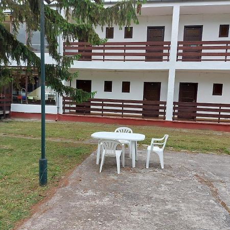 Beach Club Panzio Es Camping Apart otel Zamárdi Dış mekan fotoğraf