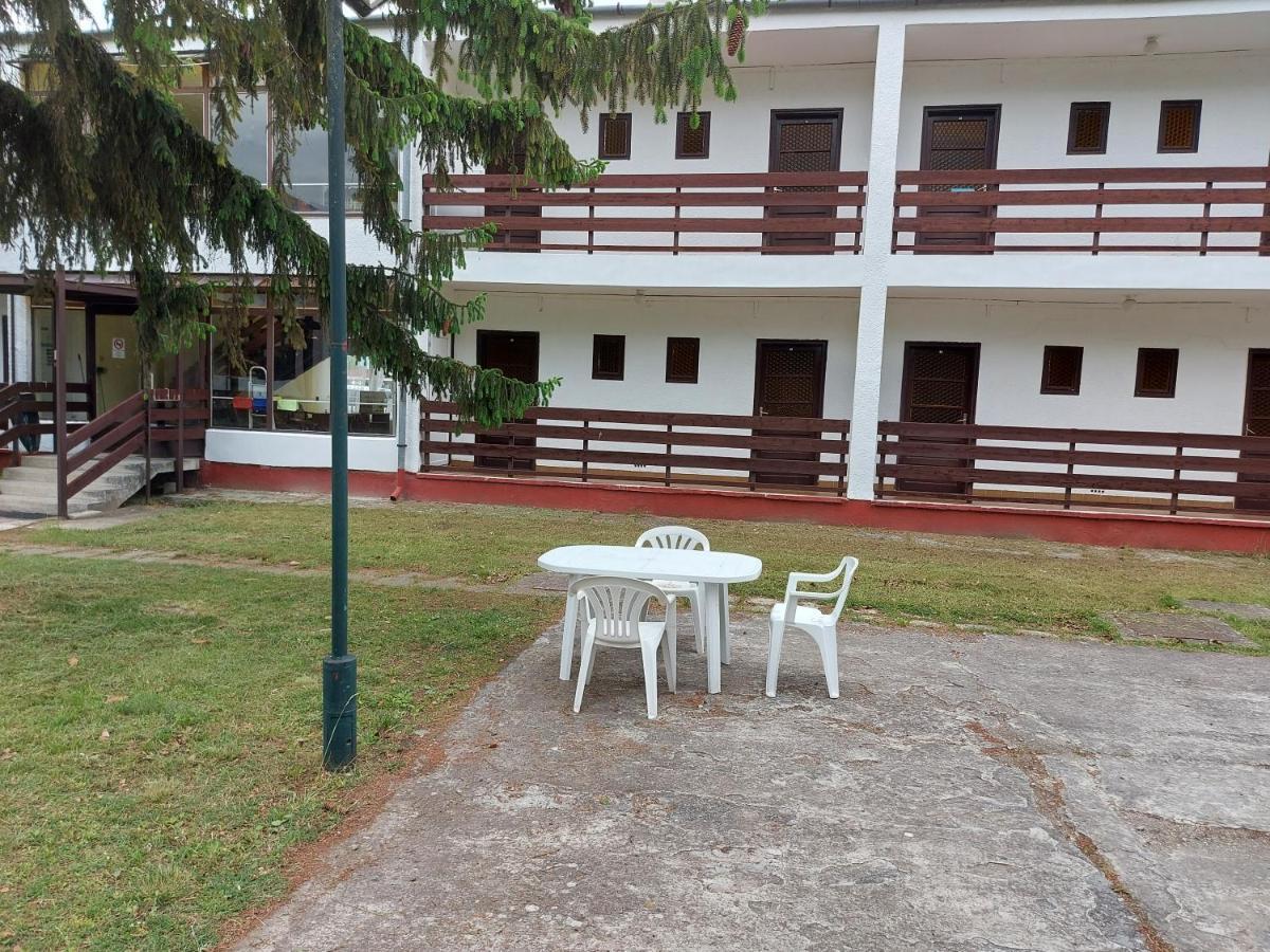 Beach Club Panzio Es Camping Apart otel Zamárdi Dış mekan fotoğraf