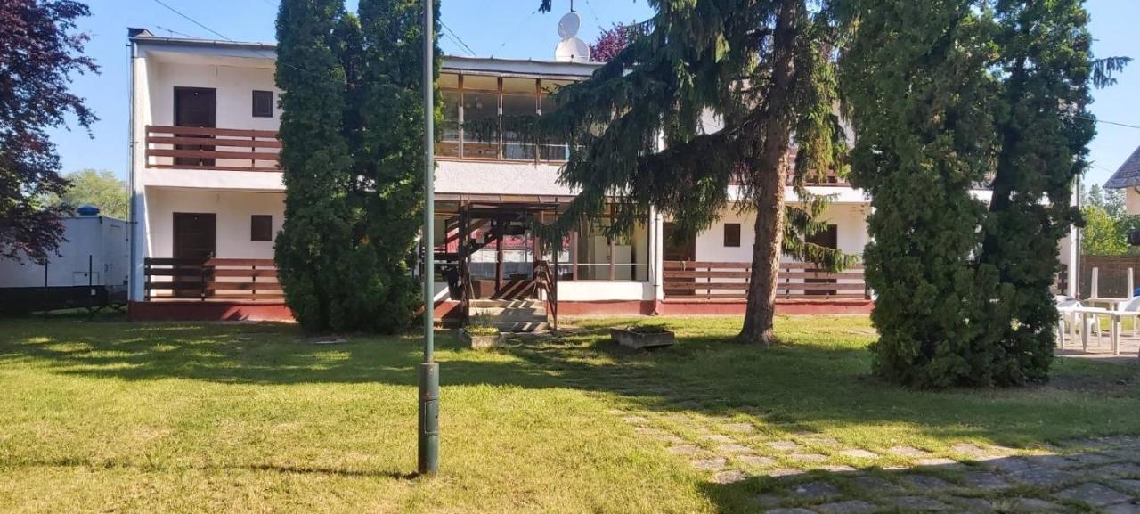 Beach Club Panzio Es Camping Apart otel Zamárdi Dış mekan fotoğraf
